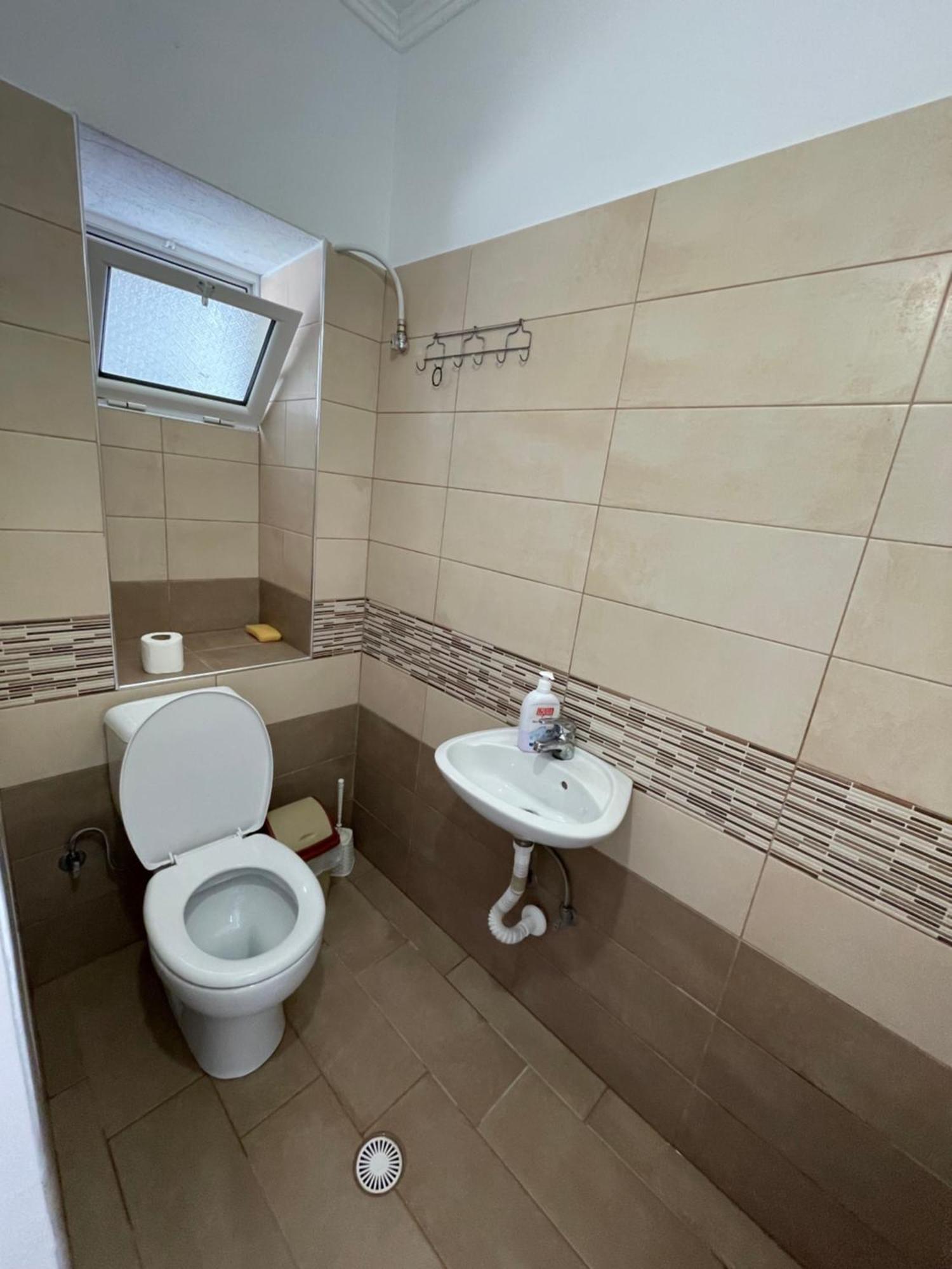 Vila Gusti Guest House Борш Екстериор снимка